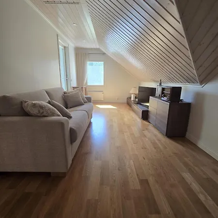 Revontulet Zohar Hazfoni Luxury Kyyvesi *