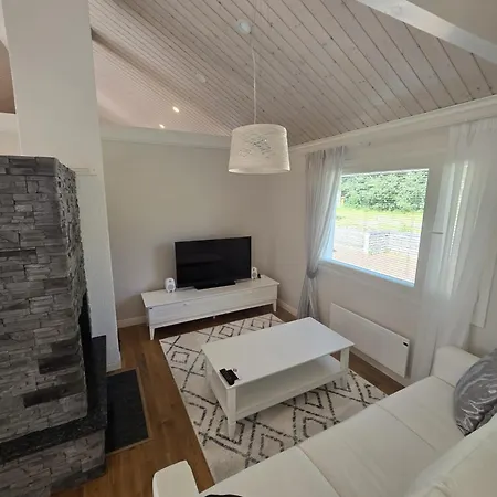 Villa Revontulet Zohar Hazfoni Luxury Kyyvesi