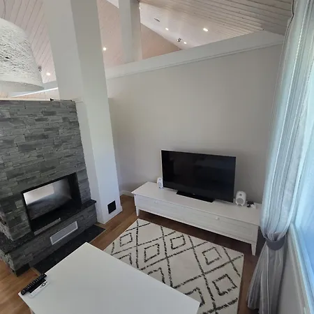 Villa Revontulet Zohar Hazfoni Luxury Kyyvesi