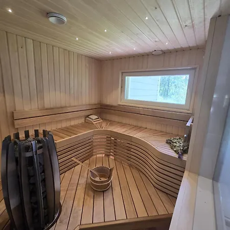 Revontulet Zohar Hazfoni Luxury Kyyvesi Villa *