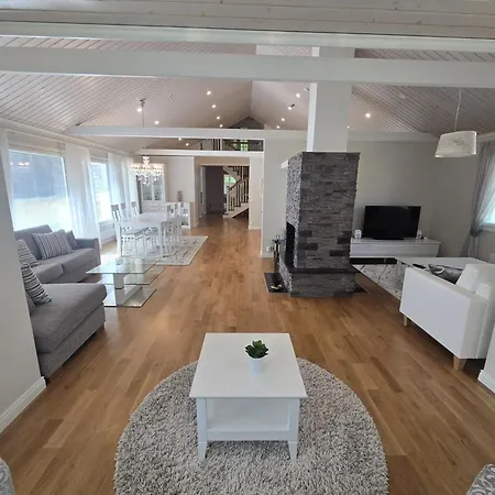 Revontulet Zohar Hazfoni Luxury Kyyvesi * Mikkeli