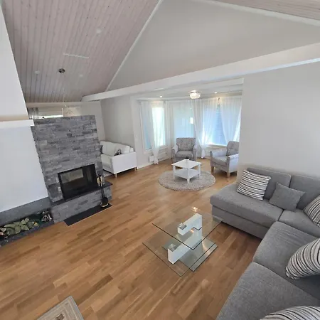 Villa Revontulet Zohar Hazfoni Luxury Kyyvesi Mikkeli