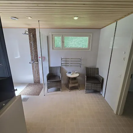 Revontulet Zohar Hazfoni Luxury Kyyvesi Mikkeli